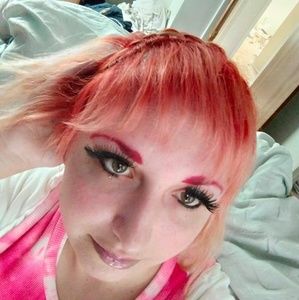 Meet your Posher, Sarina